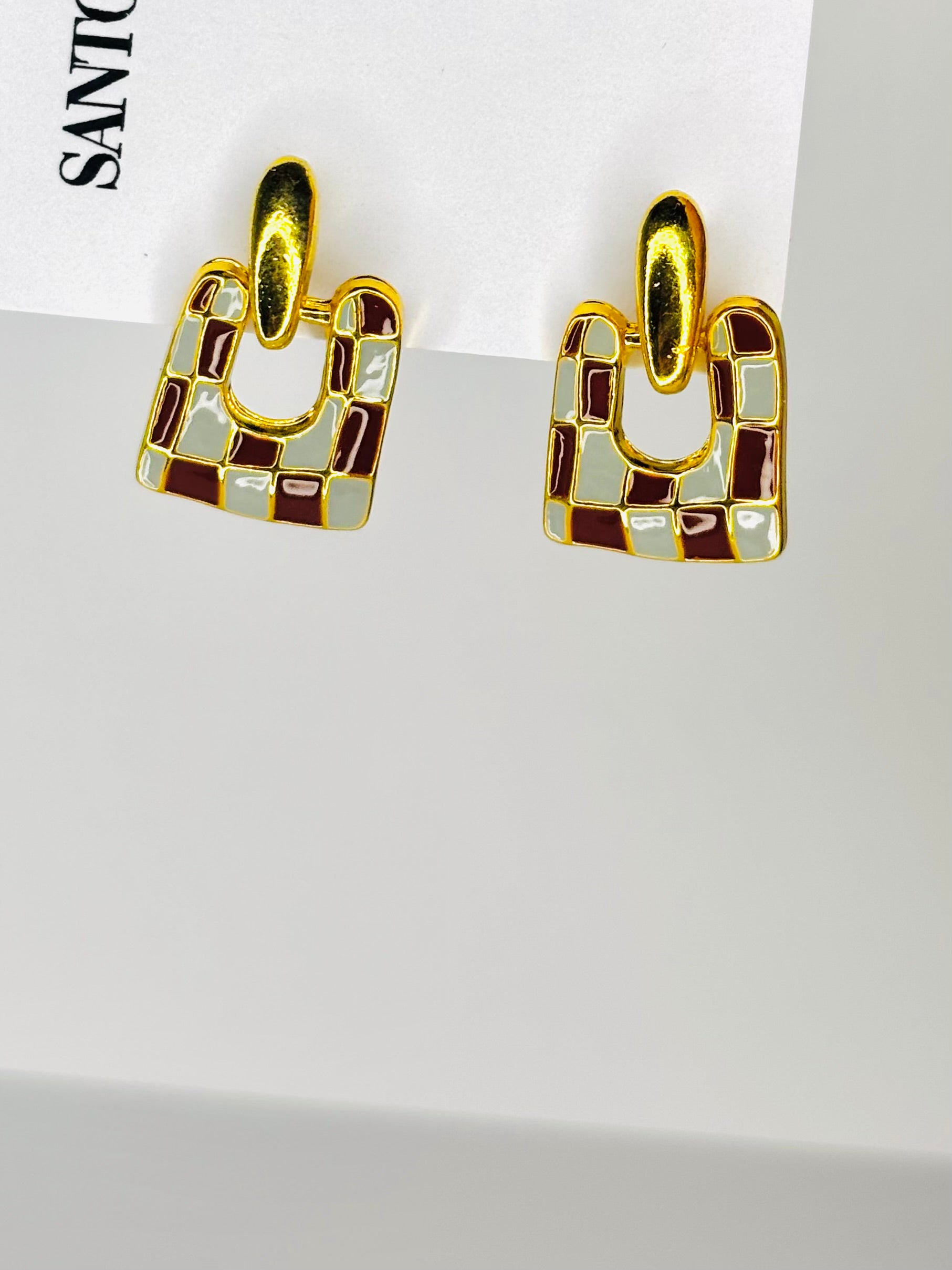 Caravanas cuadraditos chocolate y gris